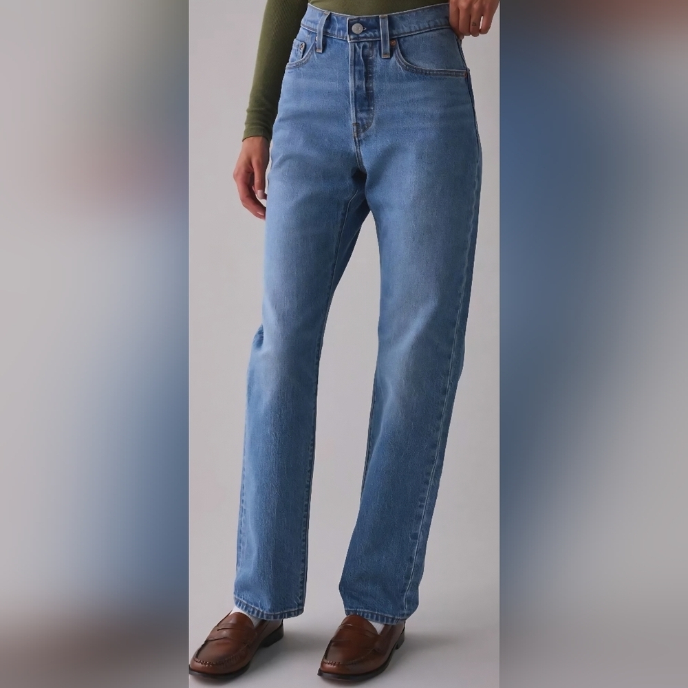 Levi’s® 501 Curve High-Rise Straight Leg Jean, Lucid Dream, Retail $98.00 USD - Picture 3 of 16